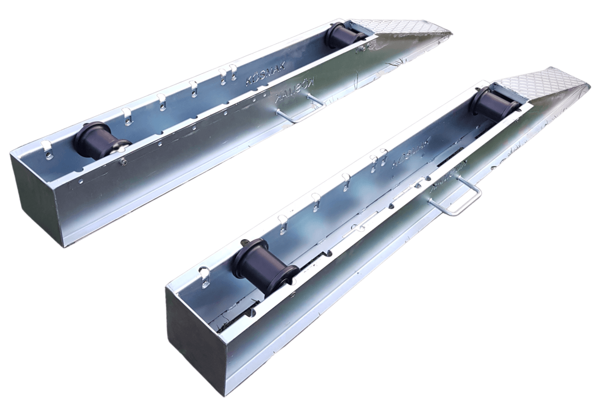 Cable reel positioned on steel support rollers